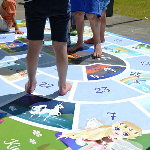 Levend ganzenbord: leuk spelletje voor binnen of buiten